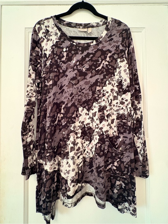 LOGO by Lori Goldstein Tops - 🐆 LOGO by Lori Goldstein Abstract Animal Print Tunic Size Large 🐆